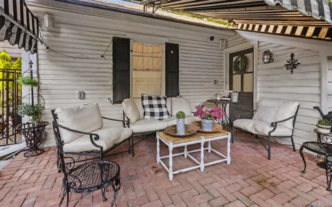 $779,000 | 418 Pine Acres Boulevard, Brightwaters, NY 11718