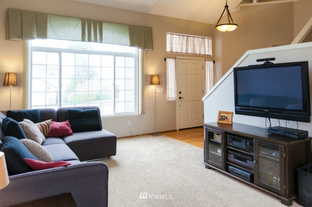 19110 113th Way Southeast Renton, WA 98055 - Photo 3 of 25