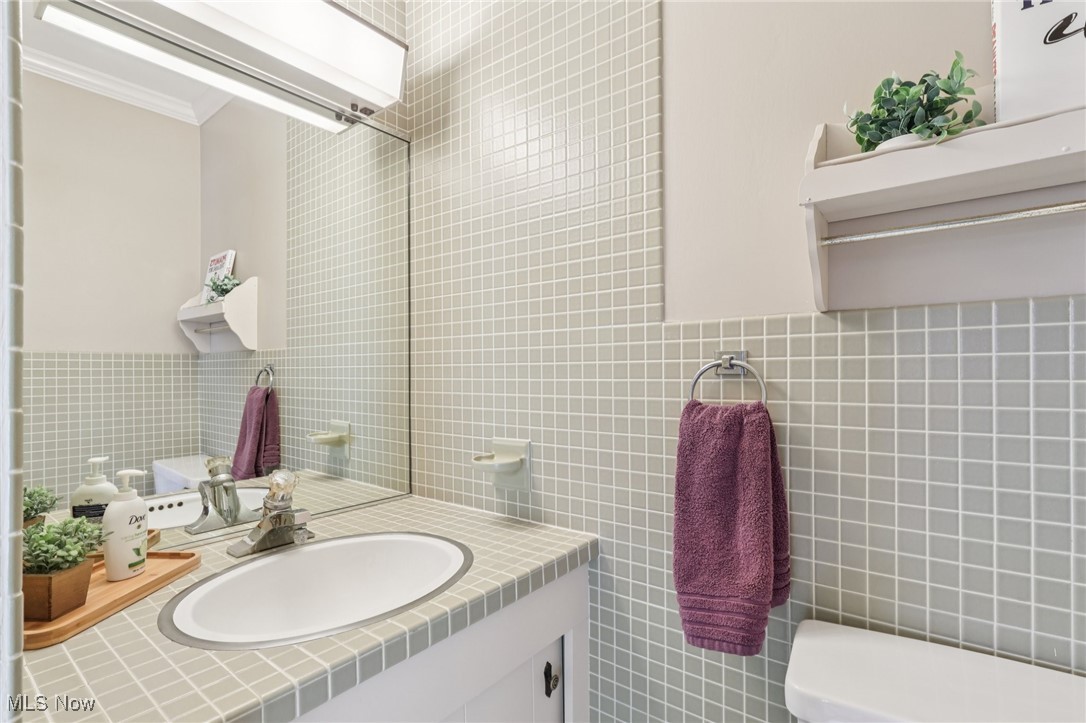 7629 Hopkins Road Mentor, OH 44060 - Photo 27 of 49 Main house - ensuite to bedrm 3