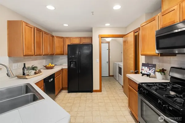 $548,000 | 1855 Trossachs Boulevard Southeast, Unit 2402, Sammamish, WA 98075