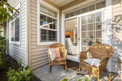 $548,000 | 1855 Trossachs Boulevard Southeast, Unit 2402, Sammamish, WA 98075