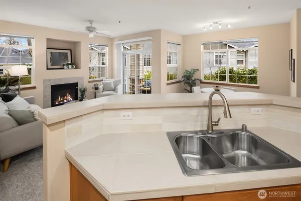 $548,000 | 1855 Trossachs Boulevard Southeast, Unit 2402, Sammamish, WA 98075