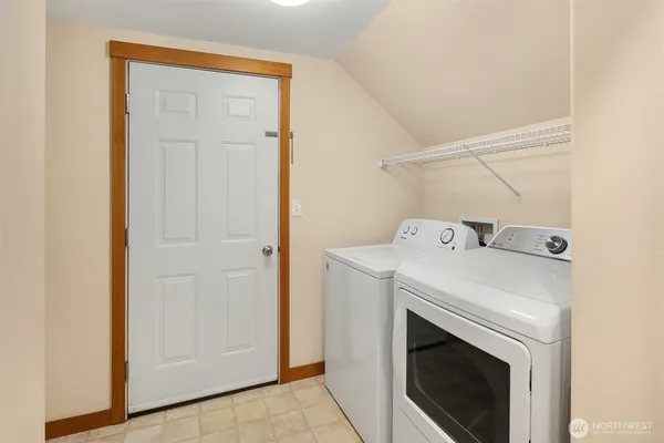 $548,000 | 1855 Trossachs Boulevard Southeast, Unit 2402, Sammamish, WA 98075