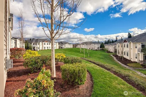 $548,000 | 1855 Trossachs Boulevard Southeast, Unit 2402, Sammamish, WA 98075