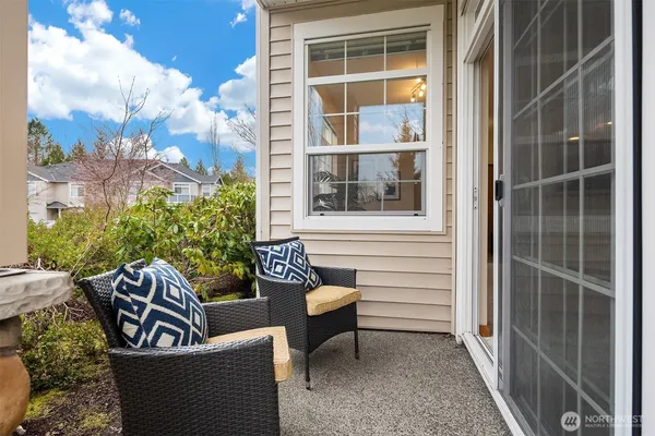$548,000 | 1855 Trossachs Boulevard Southeast, Unit 2402, Sammamish, WA 98075
