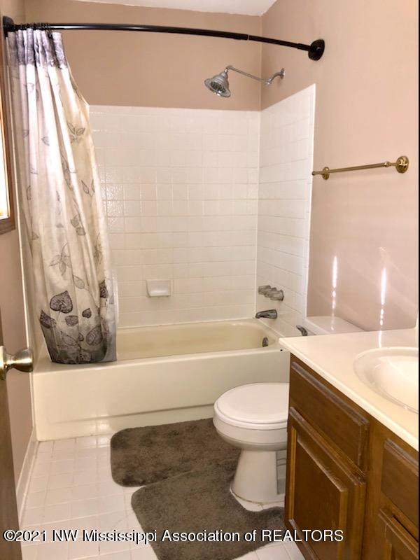 626 Chickasaw Road Pope, MS 38658 - Photo 9 of 18 Bath 1