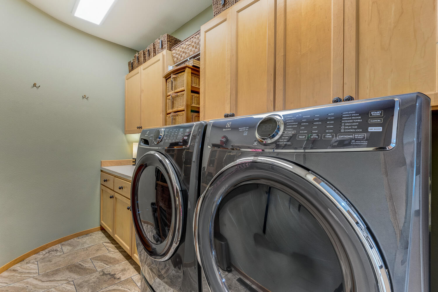 2434 Southwest 34th Drive Redmond, OR 97756 - Photo 24 of 36 a utility room with dryer and washer