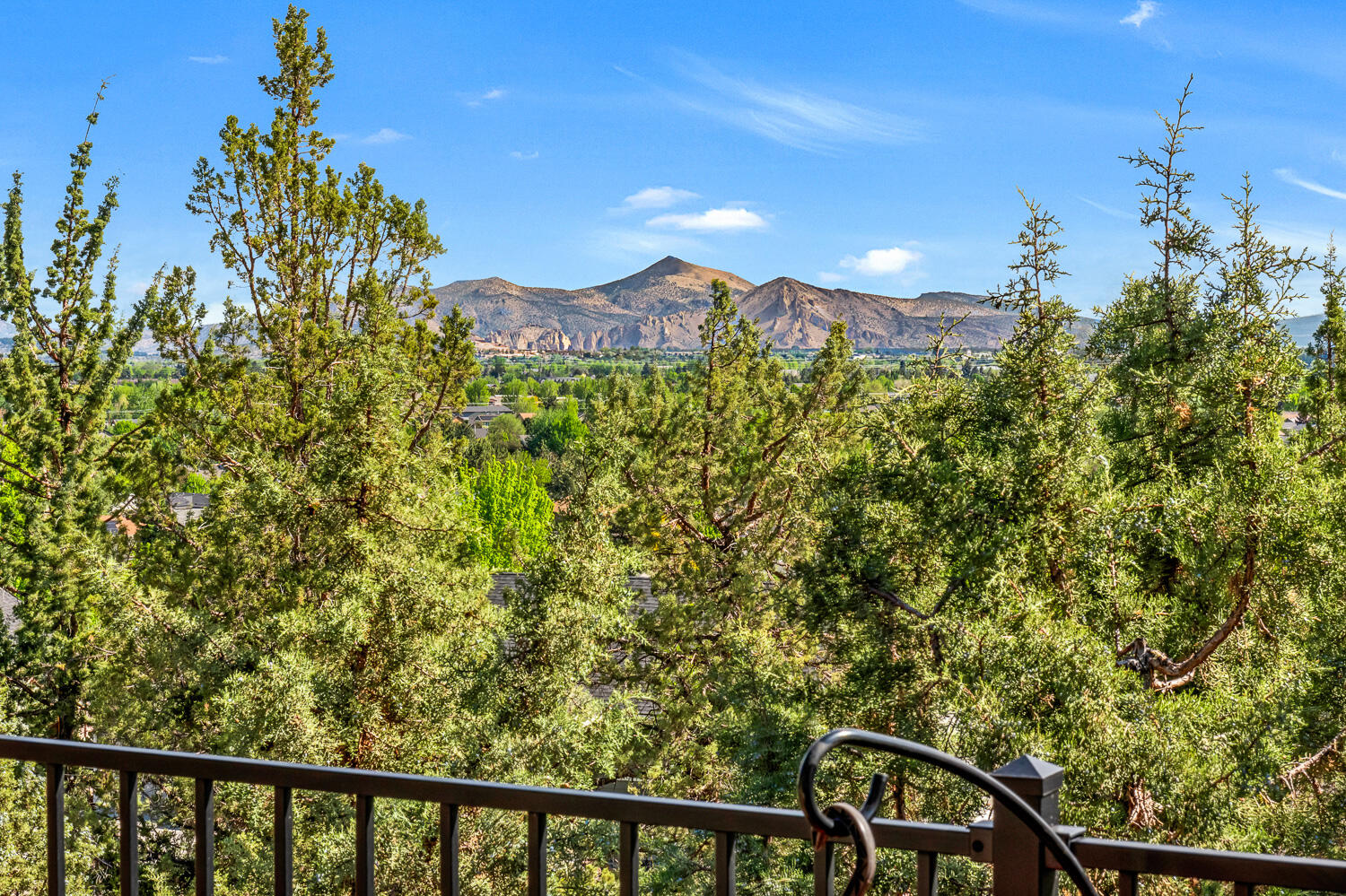 2434 Southwest 34th Drive Redmond, OR 97756 - Photo 27 of 36 a view of a balcony