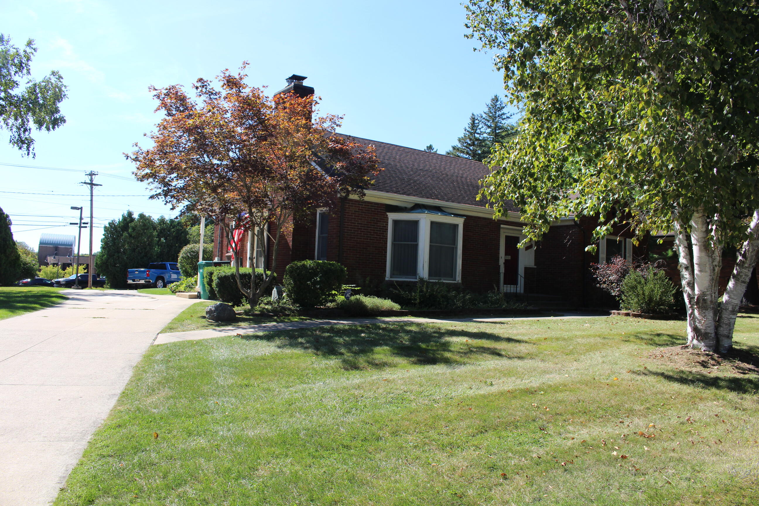 305 Mills Road Saline, MI 48176 - Photo 2 of 88 IMG_0107
