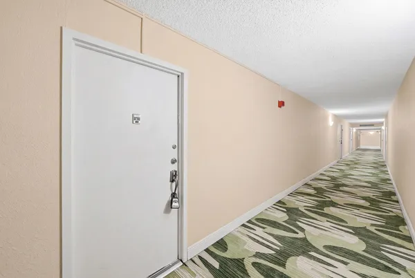 $2,000 | 1000 Parkview Drive, Unit 1006, Hallandale Beach, FL 33009