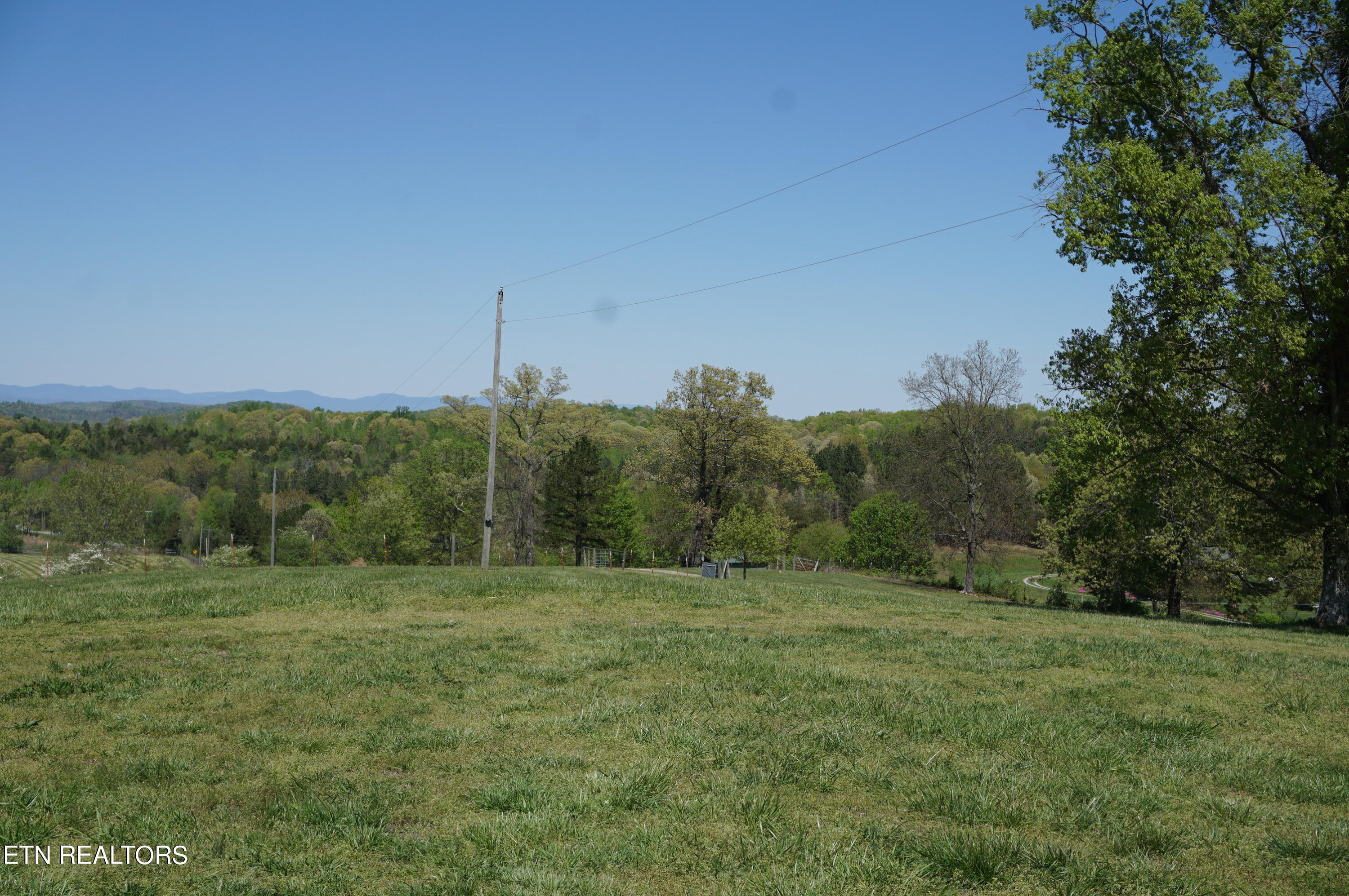3011 Oakland Road Philadelphia, TN 37846 - Photo 5 of 27 DSC02180