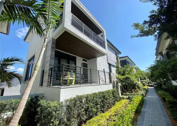 $1,259,000 | 8256 Northwest 48th Terrace, Doral, FL 33166