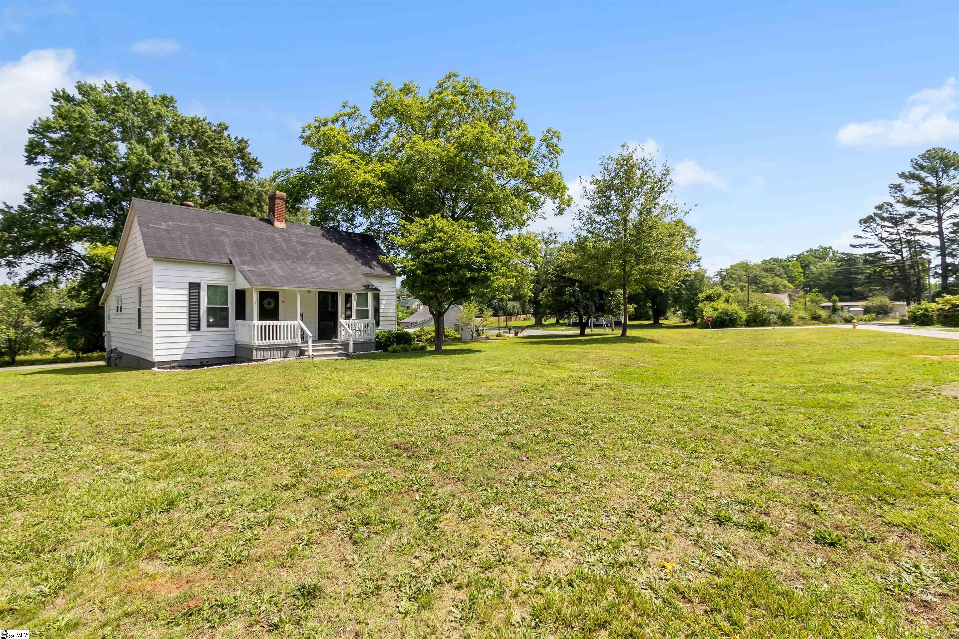 5 Kelly Street Belton, SC 29627 - Photo 1 of 29 Gallery Image 1