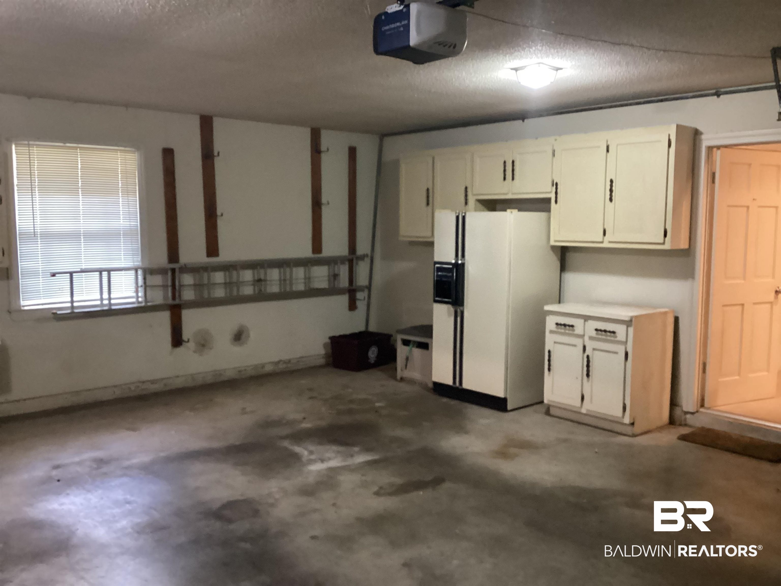 507 Rider Court Bay Minette, AL 36507 - Photo 29 of 33 Garage