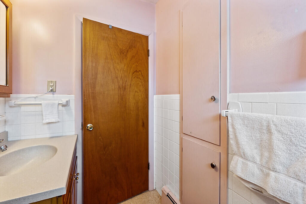 8 Treemount Drive Lewiston, ME 04240 - Photo 55 of 81 49_BP5A0645_DxO_mls