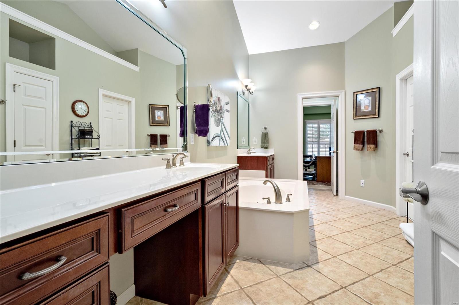 59 Picardy Hill Drive Chesterfield, MO 63017 - Photo 37 of 53