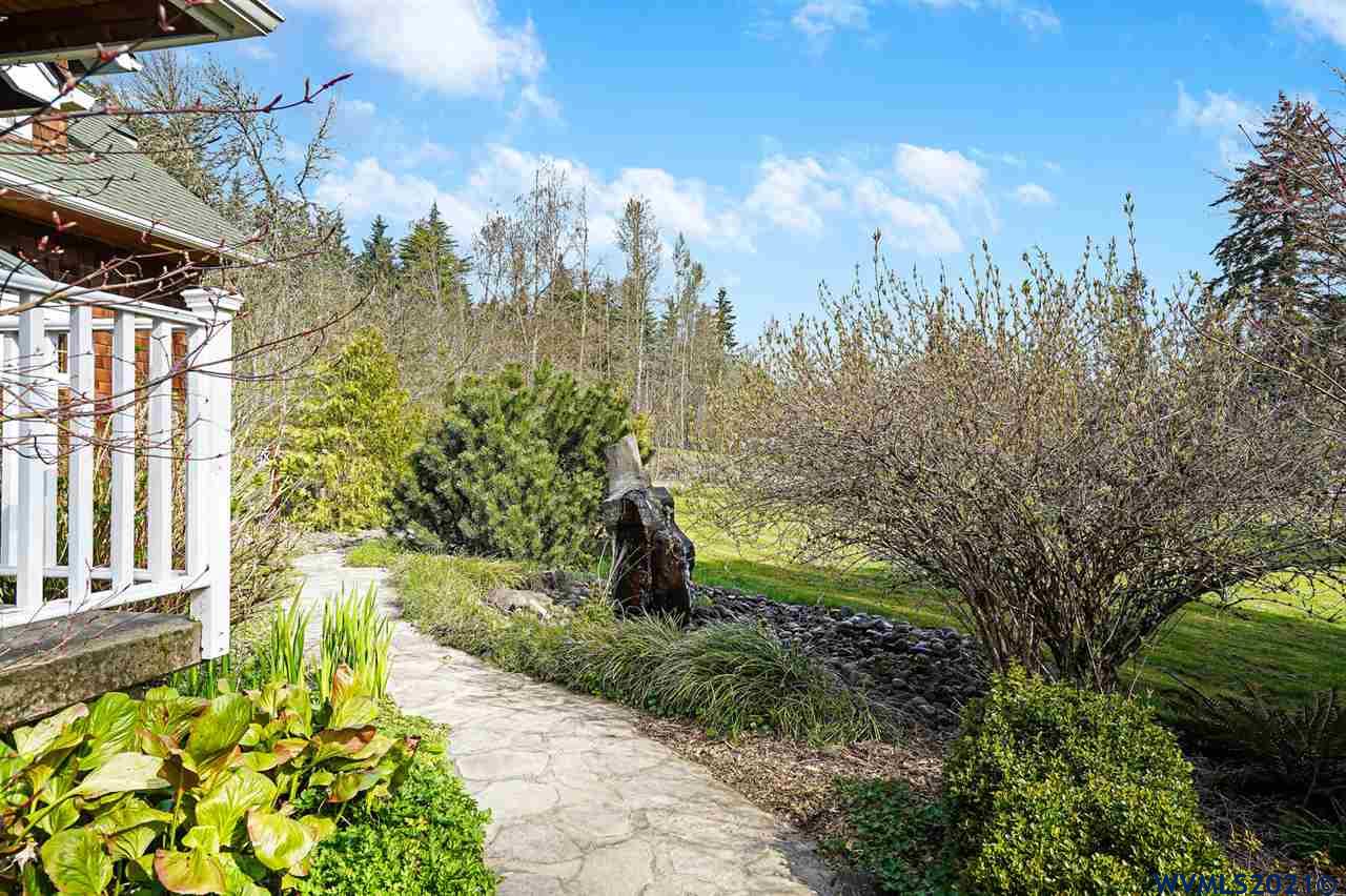 3741 Croisan Creek Road Salem, OR 97302 - Photo 2 of 42 Gallery Image 2
