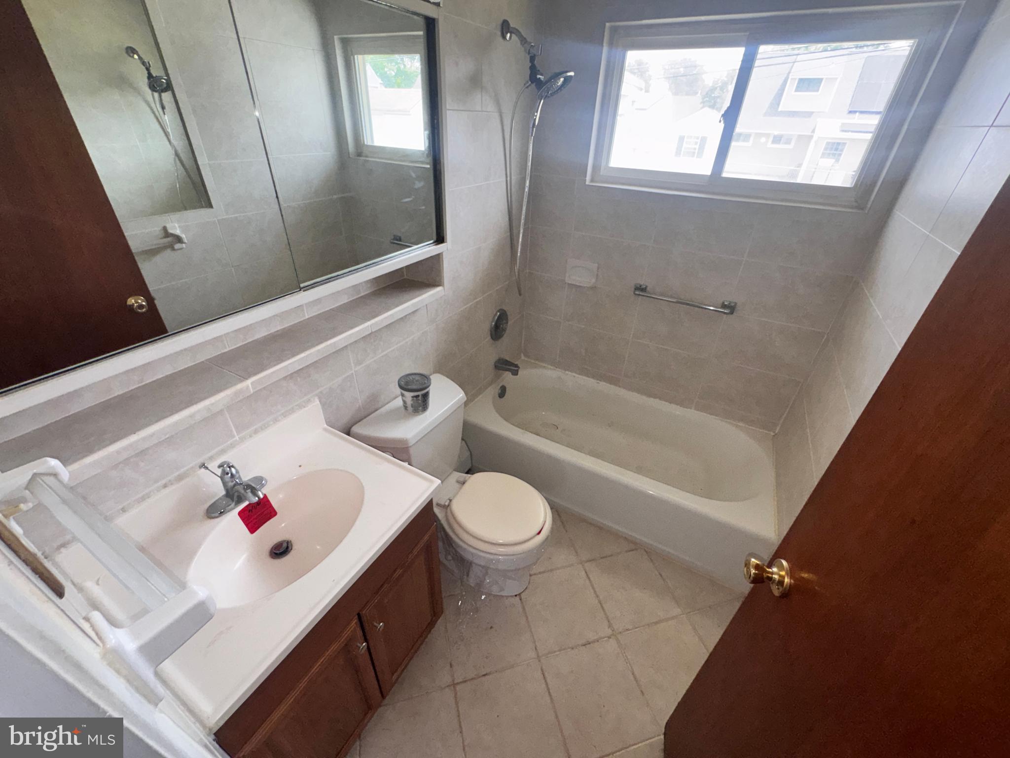 62 Plumtree Road Levittown, PA 19056 - Photo 14 of 20 FULL BATH 1