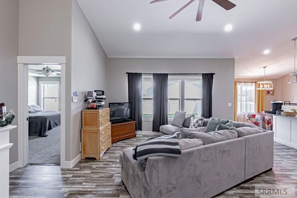 416 Franklin Street Rigby, ID 83442 - Photo 4 of 36