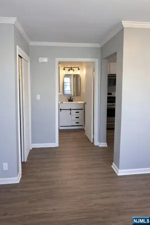 $2,450 | 111 Willow Street, Unit 2, Bloomfield, NJ 07003