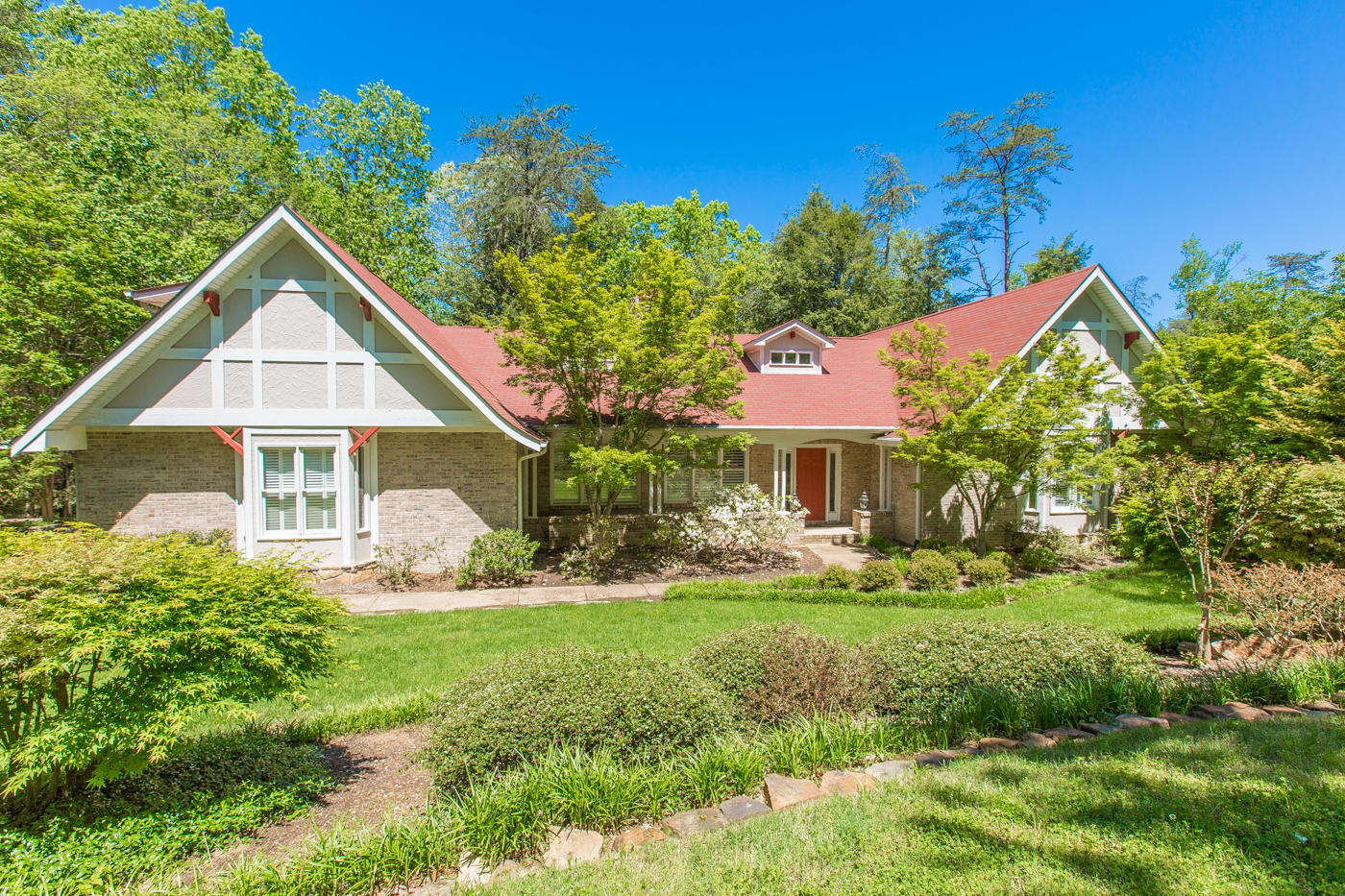 22 Middle Creek Road Signal Mountain, TN 37377 - Photo 1 of 29 Front Exterior
