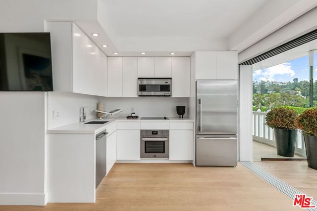 $4,800 | 999 North Doheny Drive, Unit 1002, West Hollywood, CA 90069