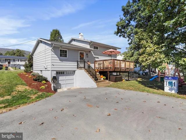 a view of a house with a outdoor space