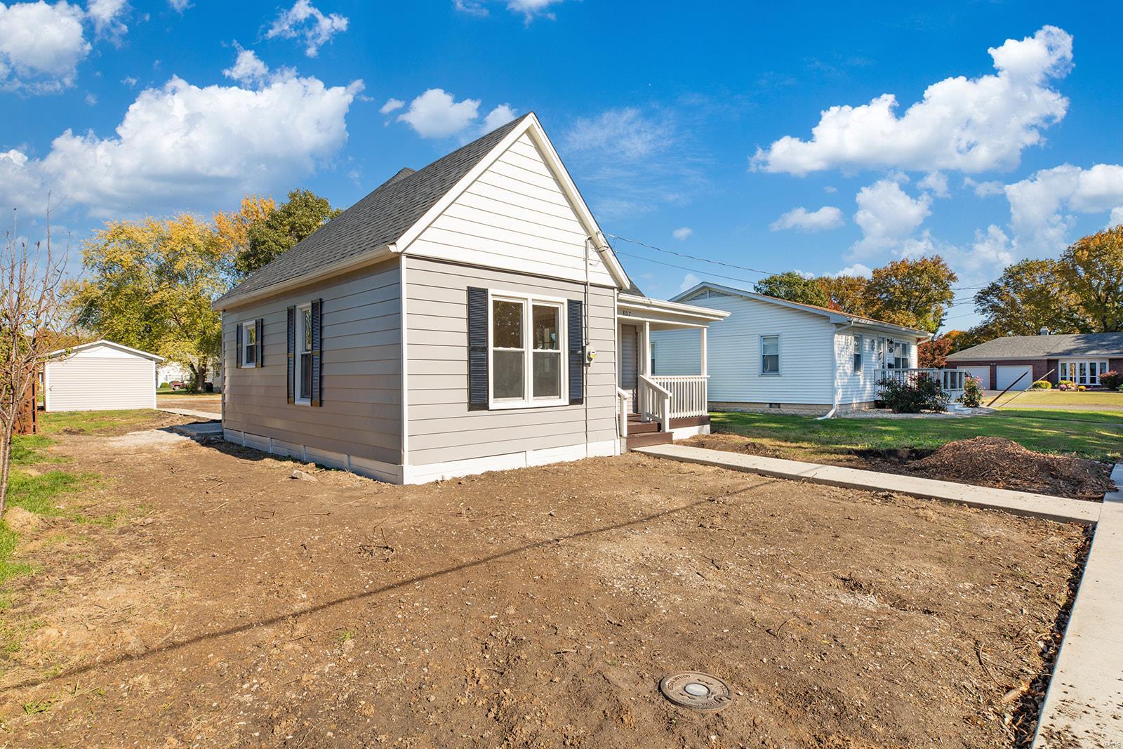 807 West Spring Street Staunton, IL 62088 - Photo 3 of 29 Gallery Image 3