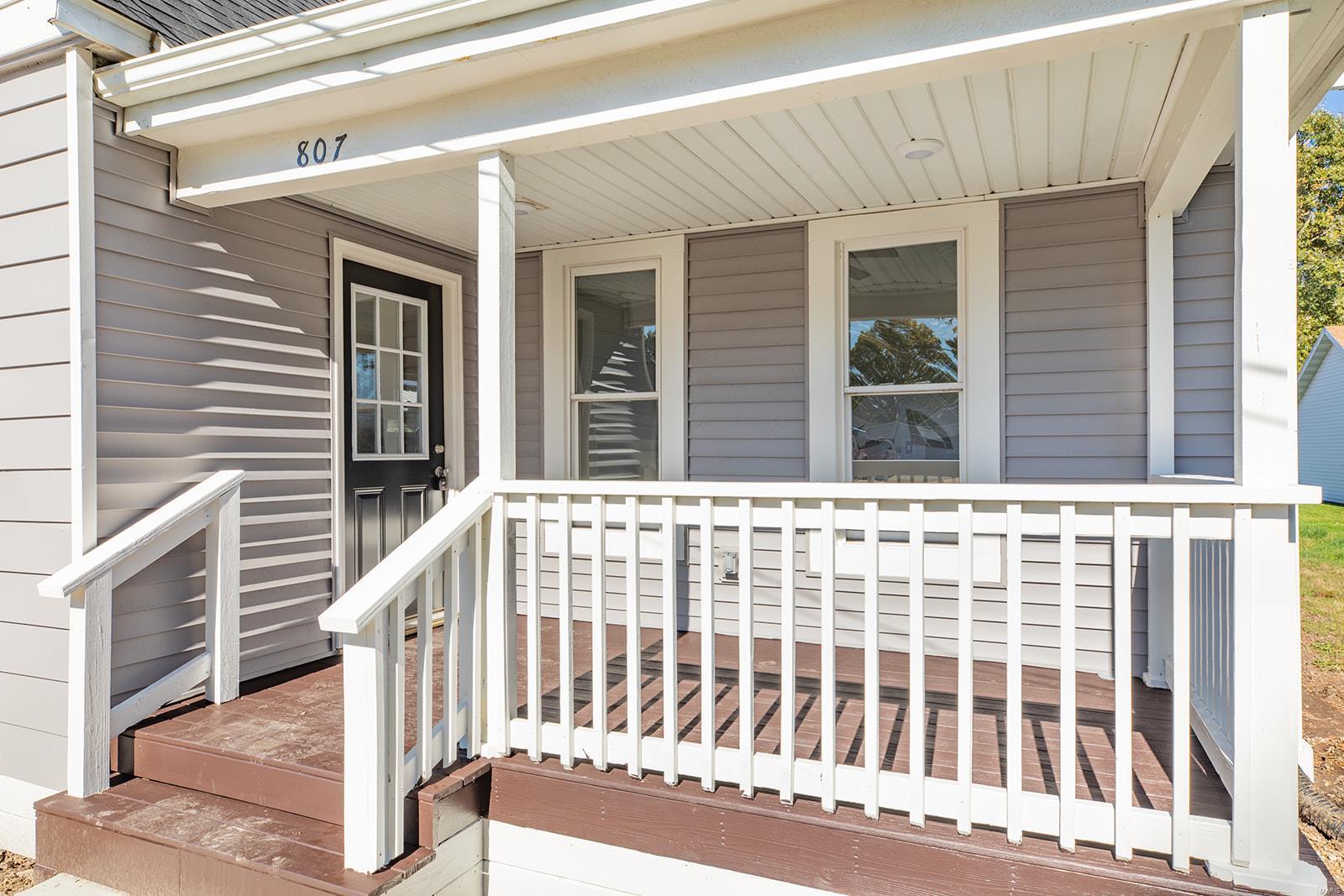 807 West Spring Street Staunton, IL 62088 - Photo 5 of 29 Gallery Image 5