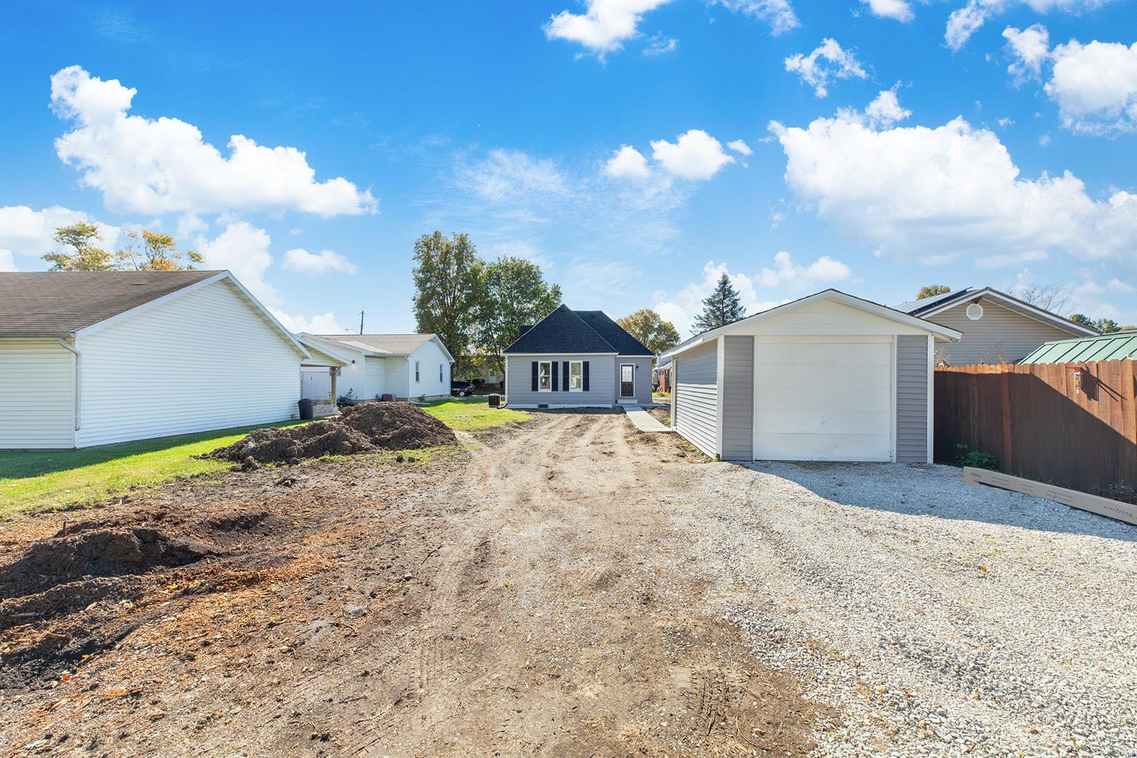 807 West Spring Street Staunton, IL 62088 - Photo 7 of 29 Gallery Image 7