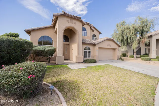 $2,595 | 522 North Kimberlee Way, Chandler, AZ 85225