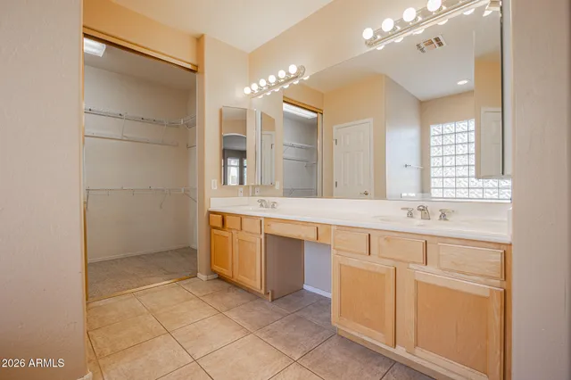 $2,595 | 522 North Kimberlee Way, Chandler, AZ 85225