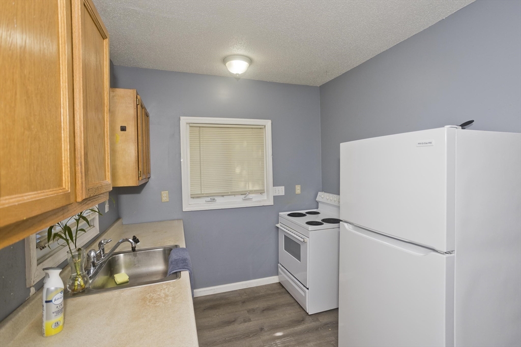33 Baldwin Street, Unit 1 West Springfield, MA 01089 - Photo 14 of 29