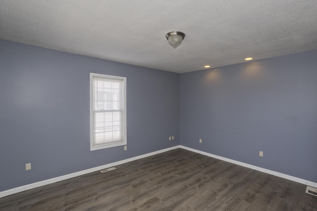 33 Baldwin Street, Unit 1 West Springfield, MA 01089 - Photo 23 of 29