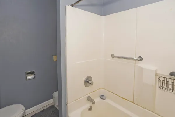 $2,550 | 33 Baldwin Street, Unit 1, West Springfield, MA 01089