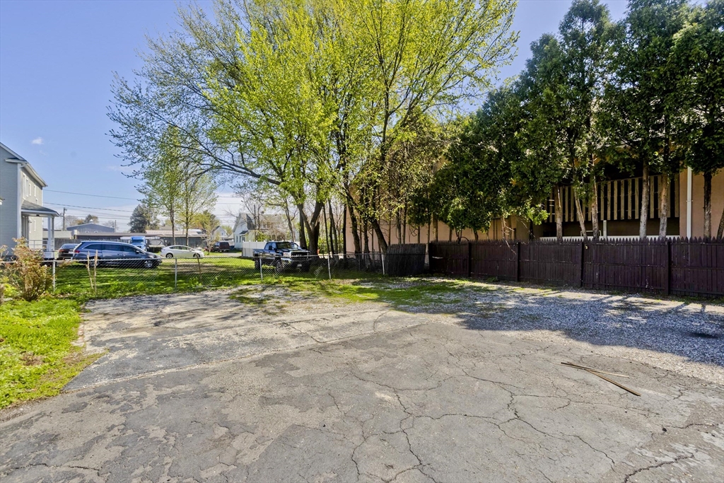 33 Baldwin Street, Unit 1 West Springfield, MA 01089 - Photo 4 of 29