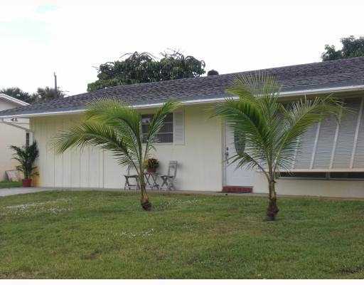 32 Ridgewood Circle Jupiter, FL 33469 - Photo 1 of 16 Primary Photo