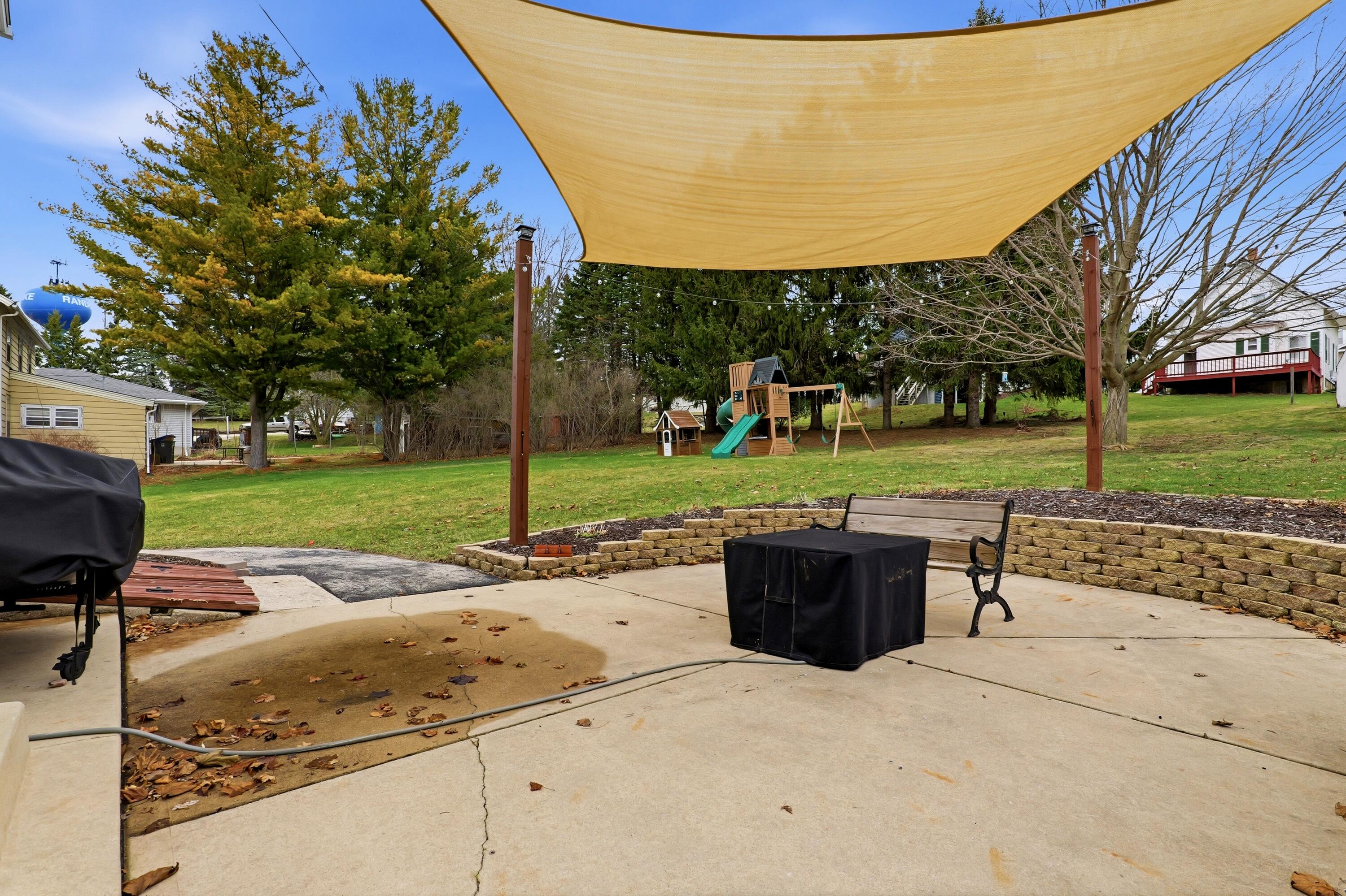 326 Butler Street Random Lake, WI 53075 - Photo 24 of 35 Entertainer's Paradise