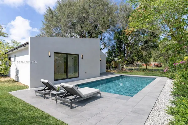 $1,350,000 | 6421 Southwest 59th Avenue, South Miami, FL 33143