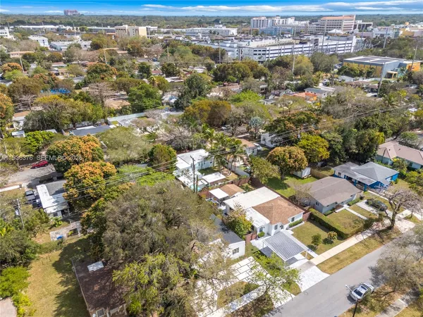 $1,350,000 | 6421 Southwest 59th Avenue, South Miami, FL 33143