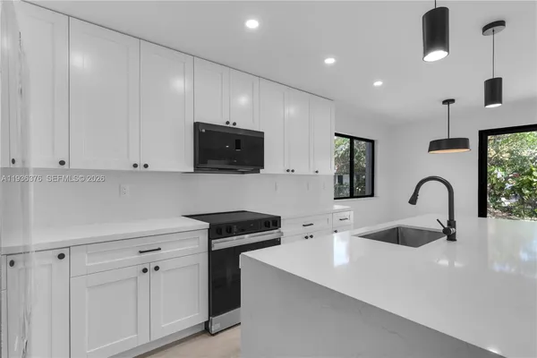 $1,350,000 | 6421 Southwest 59th Avenue, South Miami, FL 33143