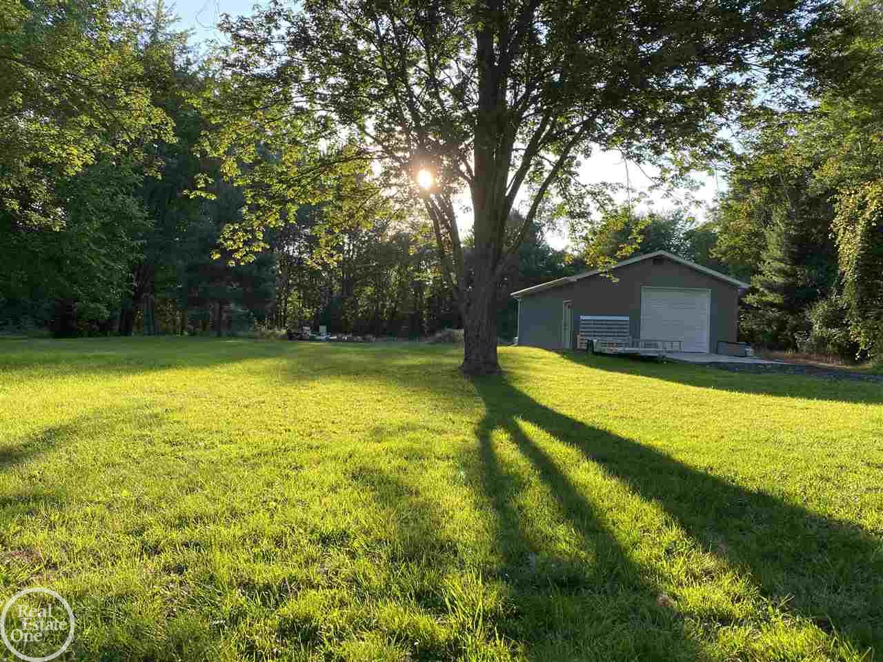2911 Beach Road Port Huron, MI 48060 - Photo 8 of 32 50021744-7.JPG