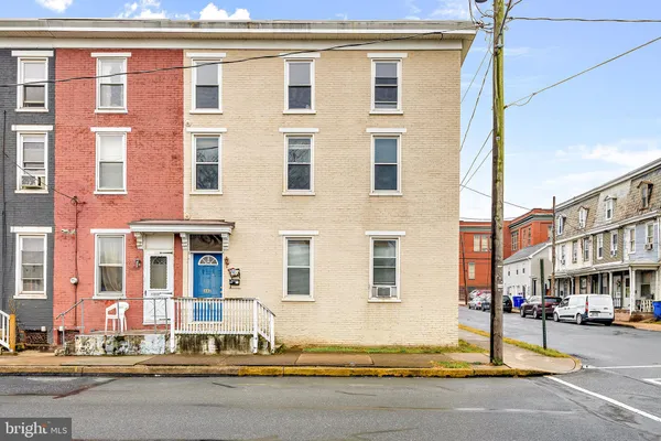 $995 | 440 Market Street, New Cumberland, PA 17070