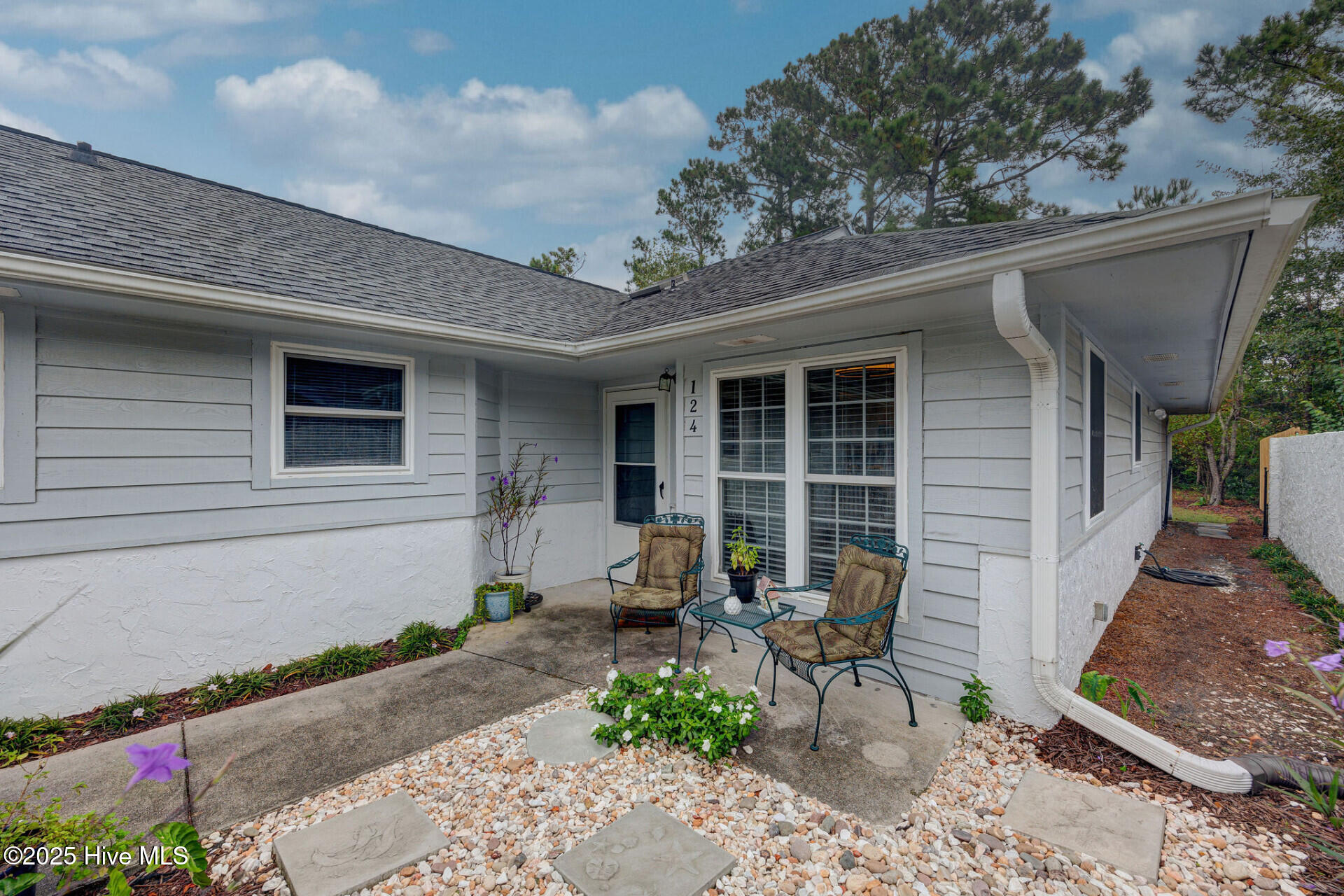 124 Holly Tree Lane Hampstead, NC 28443 - Photo 2 of 25 124HollyTreeLn_61725_2
