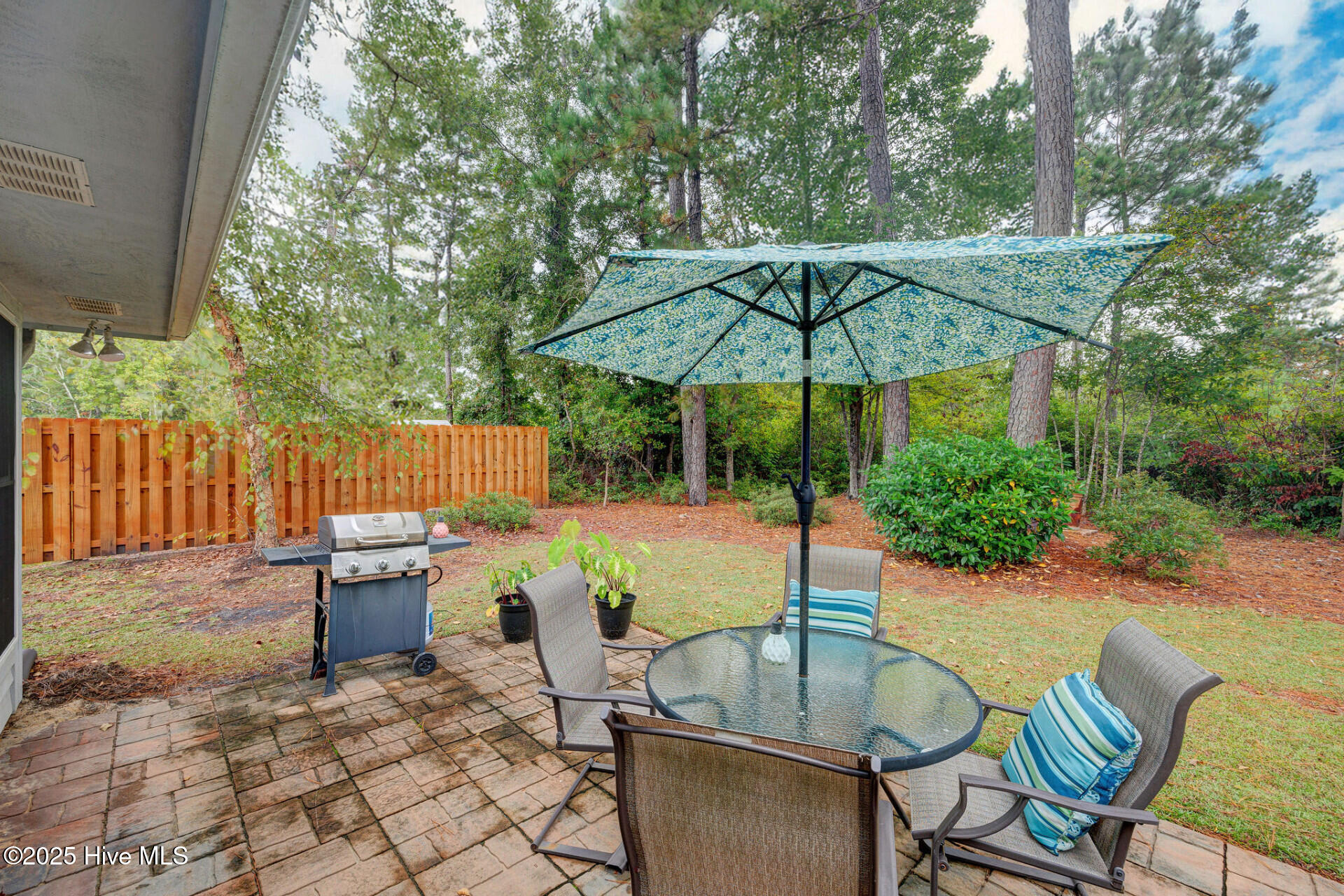 124 Holly Tree Lane Hampstead, NC 28443 - Photo 3 of 25 124HollyTreeLn_61725_3