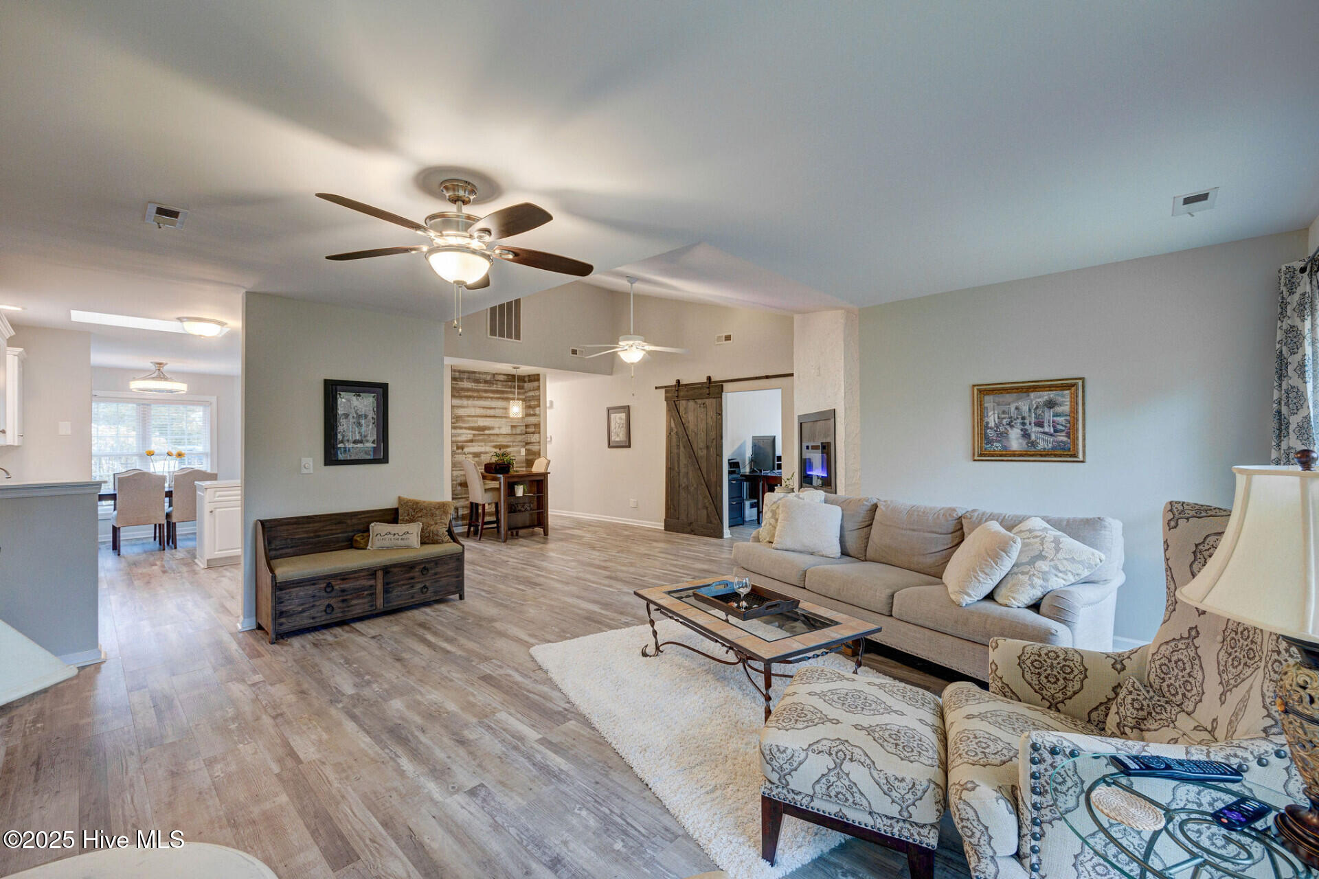 124 Holly Tree Lane Hampstead, NC 28443 - Photo 6 of 25 124HollyTreeLn_61725_6