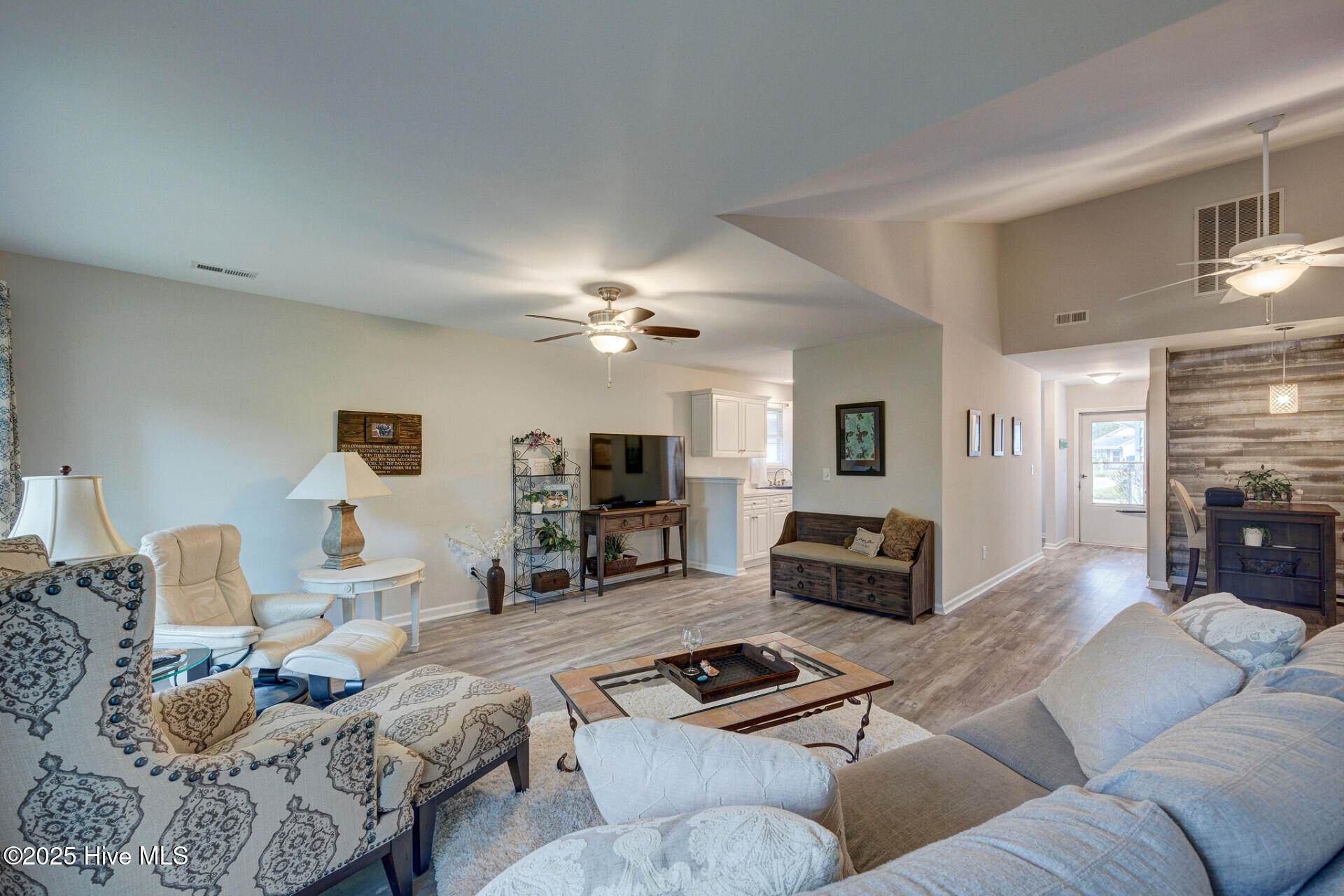 124 Holly Tree Lane Hampstead, NC 28443 - Photo 7 of 25 124HollyTreeLn_61725_7