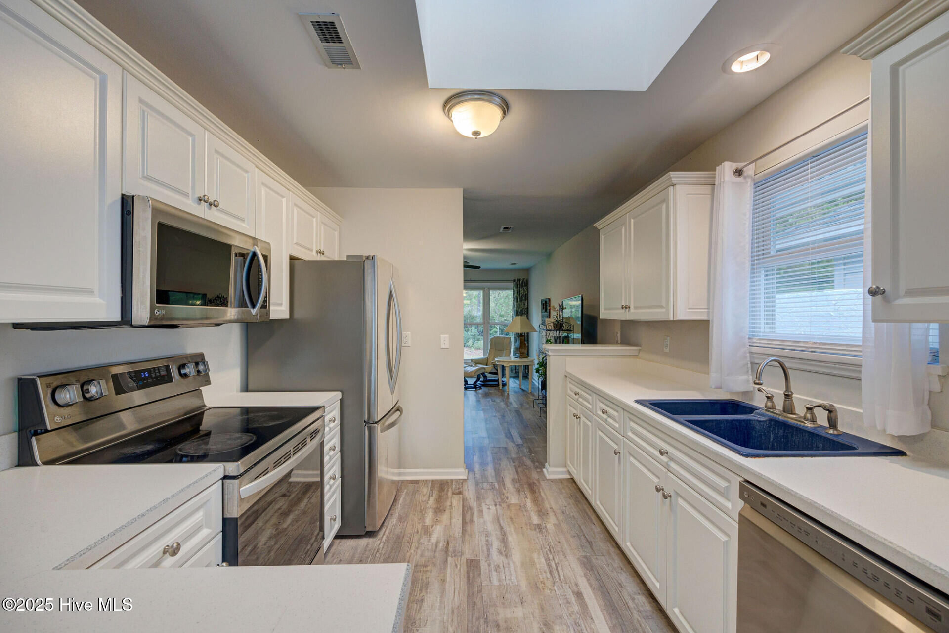 124 Holly Tree Lane Hampstead, NC 28443 - Photo 9 of 25 124HollyTreeLn_61725_9