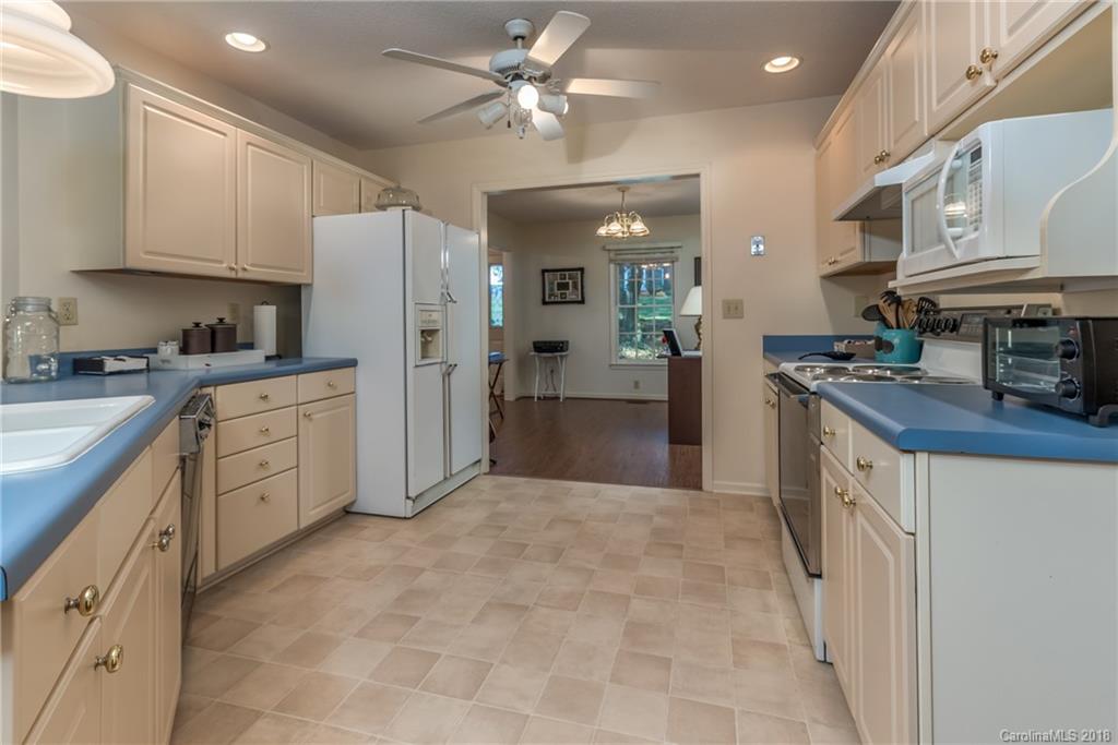 406 General Griffith Circle Rutherfordton, NC 28139 - Photo 9 of 32