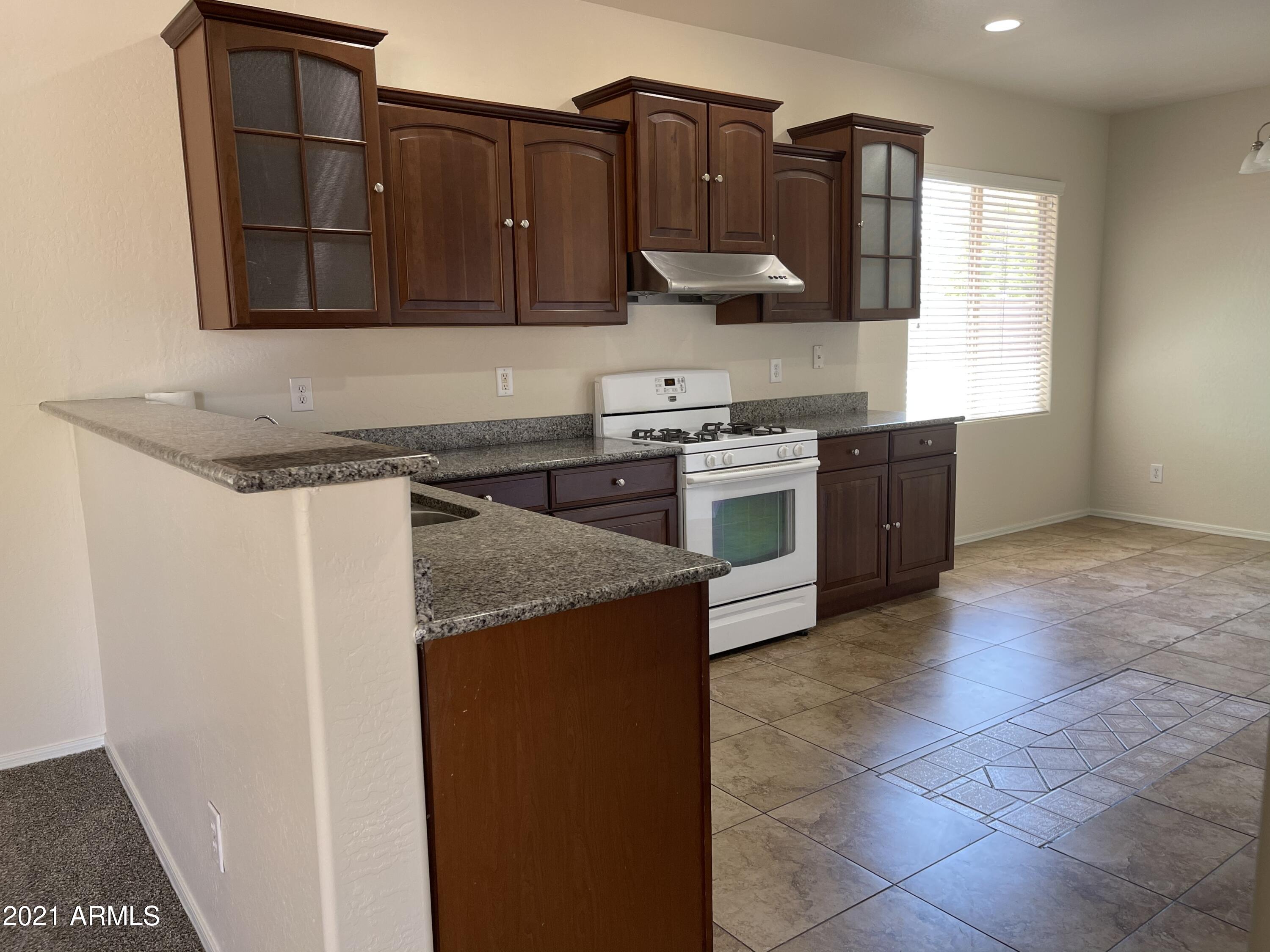 7102 West Ocotillo Road Glendale, AZ 85303 - Photo 7 of 29 63305DDA-B0B1-46AE-9A9E-C44C9AEABDB5